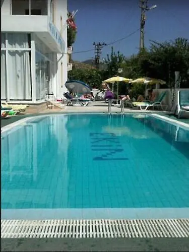 מלון Ekin 2*